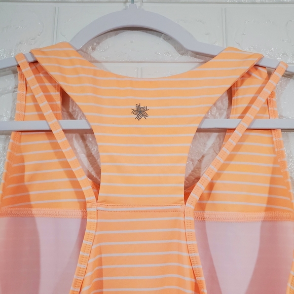 5 for $25|Tek Gear sport top.Size L - Picture 5 of 6